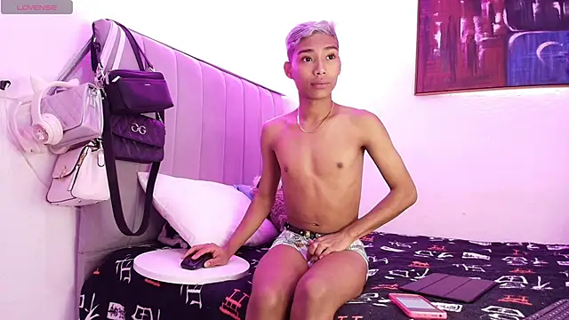 alejo cute online show from December 28, 2:53 pm