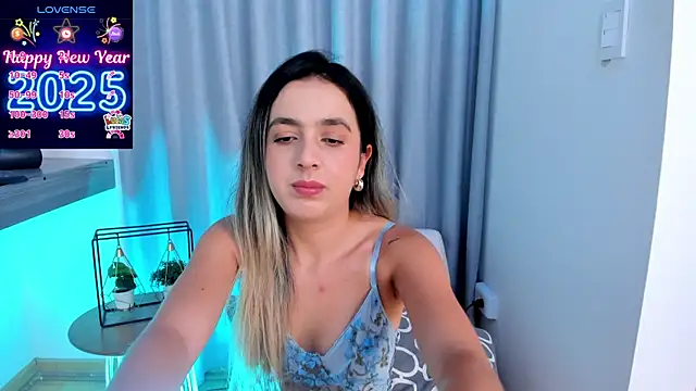 Lucyortiz  online show from January 11, 1:22 pm