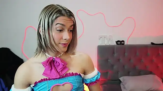 Snapshot of tay_ler3 chatting on December 12, 4:48 am tay ler3 online show from December 12, 4:48 am