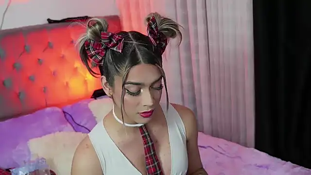 Snapshot of tay_ler3 chatting on January 22, 1:42 am tay ler3 online show from January 22, 1:42 am