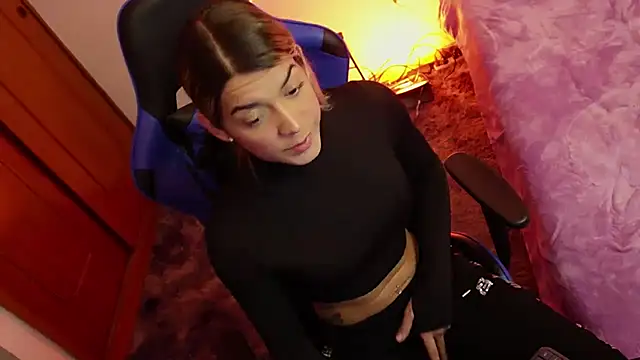 Snapshot of tay_ler3 chatting on February 7, 6:03 am tay ler3 online show from February 7, 6:03 am