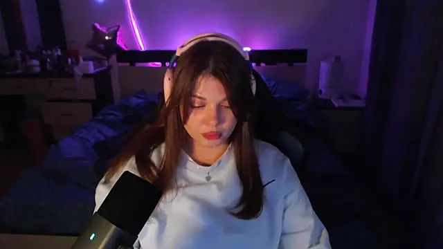 helengilmor online show from November 22, 4:28 pm