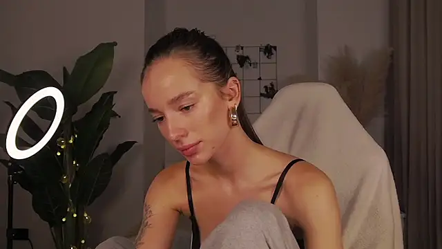 1Mercedes online show from December 18, 6:14 pm