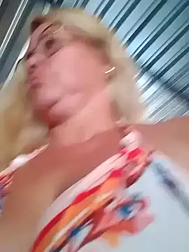 Snapshot of natally_ross21 chatting on January 1, 10:13 pm natally ross21 online show from January 1, 10:13 pm