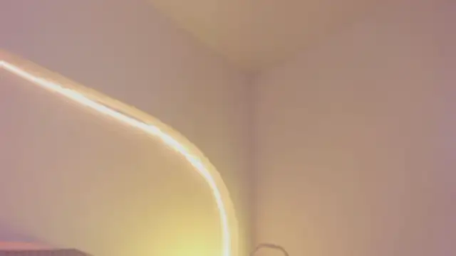 katiepeach  online show from March 11, 11:49 am