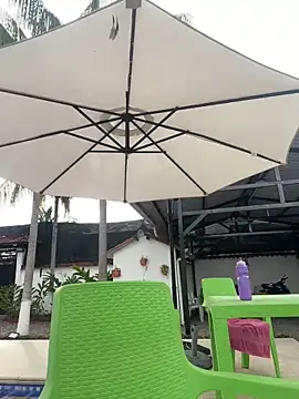 Snapshot of loly-yandere chatting on December 23, 8:47 pm loly-yandere online show from December 23, 8:47 pm