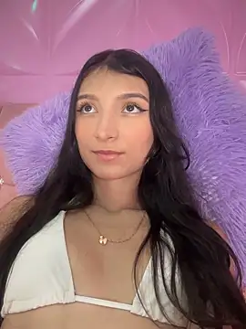 Snapshot of loly-yandere chatting on January 5, 8:42 pm loly-yandere online show from January 5, 8:42 pm