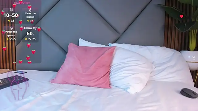 Snapshot of yadira_furlan_ chatting on December 5, 2:55 pm yadira furlan online show from December 5, 2:55 pm