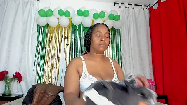 Snapshot of AmbarthSmiith2 chatting on March 22, 12:46 pm AmbarthSmiith2 online show from March 22, 12:46 pm