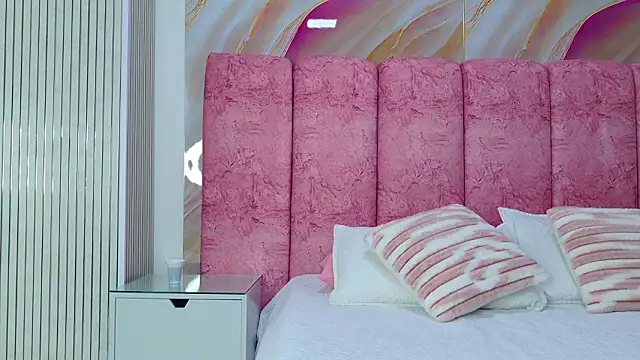 kendal rossi online show from February 25, 11:53 am