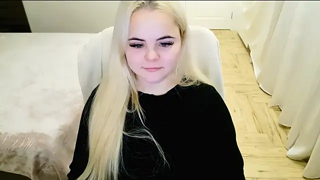 lovely-eyes online show from December 29, 1:45 am