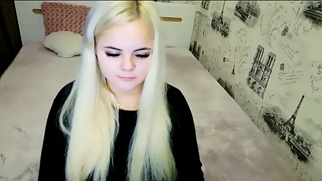 lovely-eyes online show from November 1, 4:20 pm