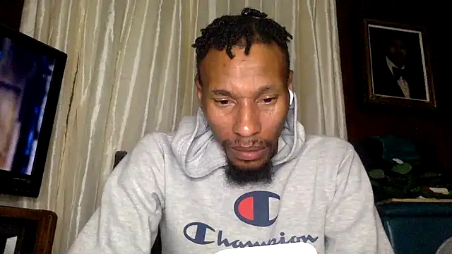 Snapshot of KingDerRico chatting on November 8, 2:01 am KingDerRico online show from November 8, 2:01 am