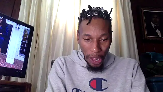 Snapshot of KingDerRico chatting on November 10, 6:51 pm KingDerRico online show from November 10, 6:51 pm