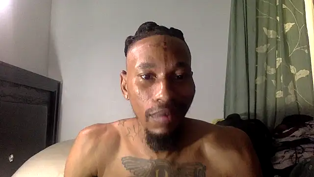 Snapshot of KingDerRico chatting on November 18, 2:10 pm KingDerRico online show from November 18, 2:10 pm