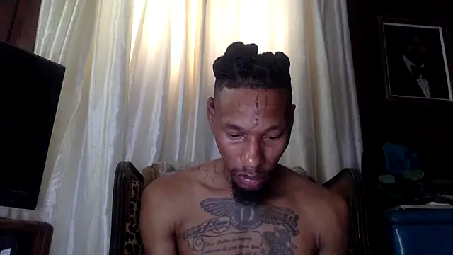 Snapshot of KingDerRico chatting on November 20, 2:17 pm KingDerRico online show from November 20, 2:17 pm