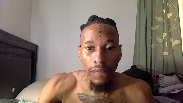 Snapshot of KingDerRico chatting on November 21, 1:43 pm KingDerRico online show from November 21, 1:43 pm