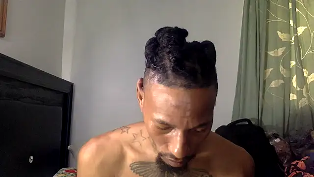 Snapshot of KingDerRico chatting on November 24, 4:51 pm KingDerRico online show from November 24, 4:51 pm