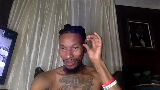 Snapshot of KingDerRico chatting on November 30, 10:47 pm KingDerRico online show from November 30, 10:47 pm