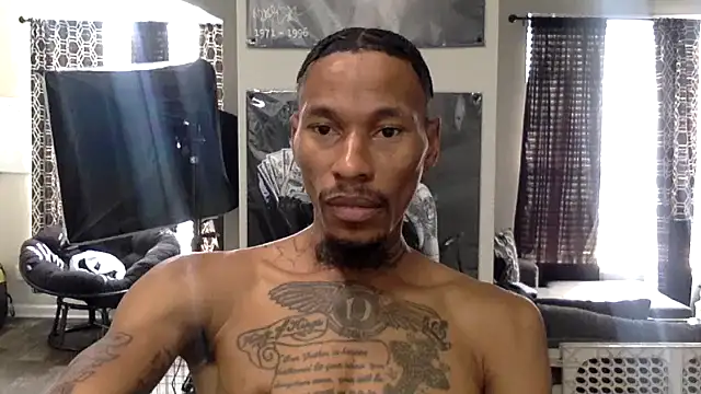 Snapshot of KingDerRico chatting on December 17, 4:57 pm KingDerRico online show from December 17, 4:57 pm