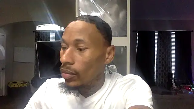 Snapshot of KingDerRico chatting on December 18, 8:15 pm KingDerRico online show from December 18, 8:15 pm