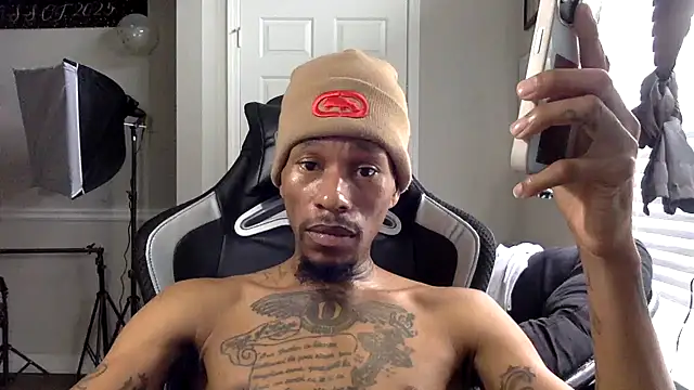 KingDerRico online show from February 5, 6:34 pm