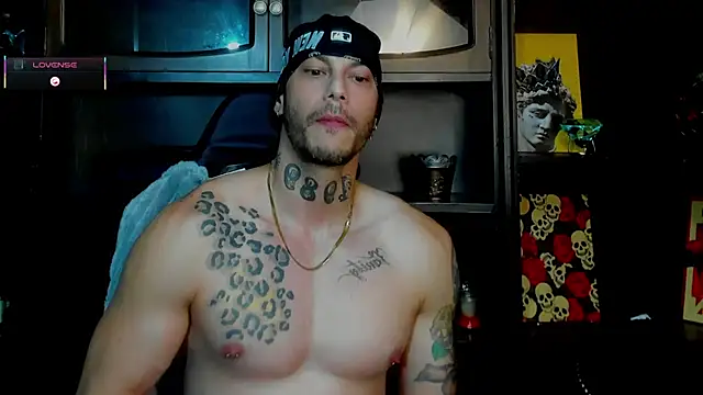 Snapshot of RickG_Oficial chatting on November 27, 11:07 pm RickG Oficial online show from November 27, 11:07 pm