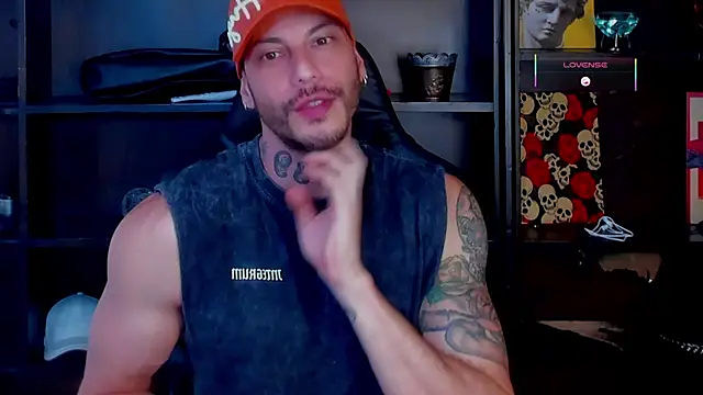 Snapshot of RickG_Oficial chatting on December 20, 8:38 pm RickG Oficial online show from December 20, 8:38 pm