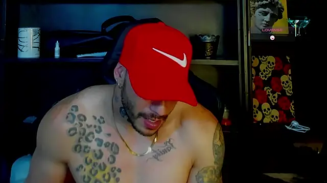 Snapshot of RickG_Oficial chatting on December 22, 8:39 pm RickG Oficial online show from December 22, 8:39 pm