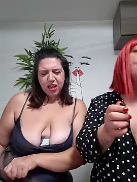 Snapshot of carolyne2023 chatting on September 23, 5:54 am carolyne2023 online show from September 23, 5:54 am