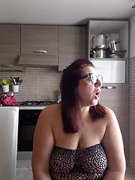 Snapshot of carolyne2023 chatting on November 5, 8:25 am carolyne2023 online show from November 5, 8:25 am