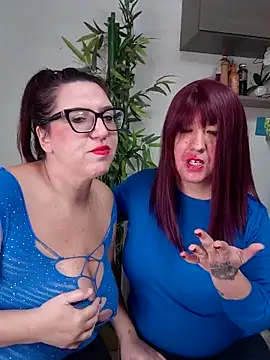 Snapshot of carolyne2023 chatting on December 5, 8:01 am carolyne2023 online show from December 5, 8:01 am