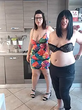 carolyne2023 online show from April 18, 7:34 am