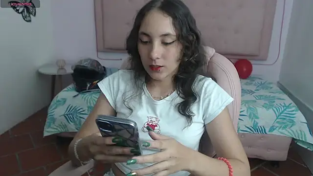 Snapshot of xlunna chatting on February 14, 10:47 pm xlunna online show from February 14, 10:47 pm