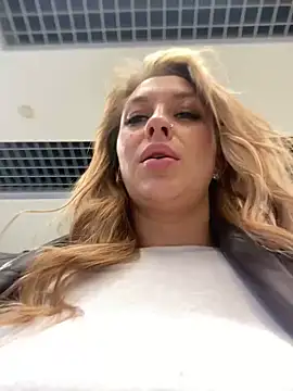 Snapshot of Sweet___Emily chatting on January 10, 2:02 pm Sweet   Emily online show from January 10, 2:02 pm