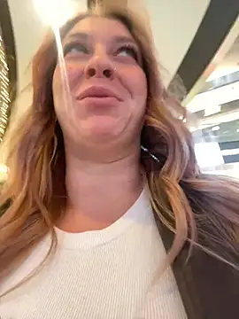 Snapshot of Sweet___Emily chatting on January 17, 2:28 pm Sweet   Emily online show from January 17, 2:28 pm