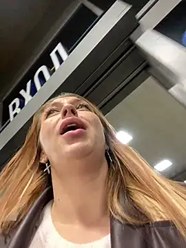 Snapshot of Sweet___Emily chatting on February 13, 8:34 pm Sweet   Emily online show from February 13, 8:34 pm