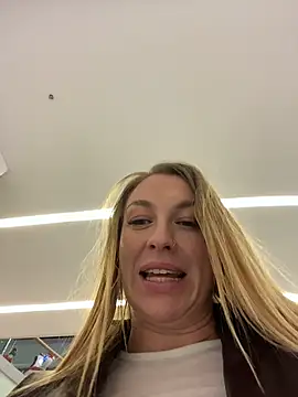 Snapshot of Sweet___Emily chatting on November 24, 1:44 pm Sweet Emily online show from November 24, 1:44 pm