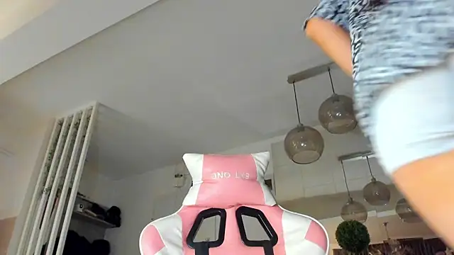 IreneVON online show from February 3, 5:05 am