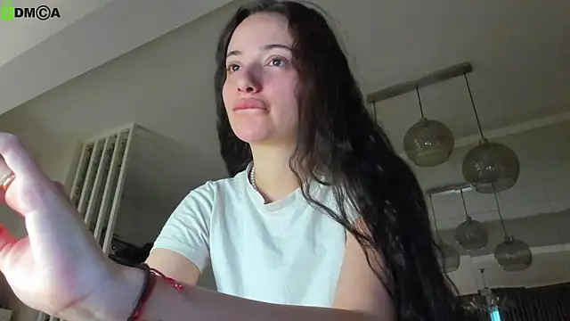 IreneVON online show from March 28, 4:45 am