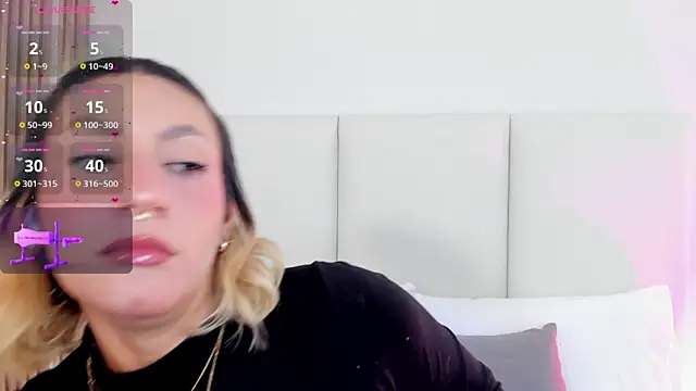 Emily robertss online show from April 11, 7:18 pm