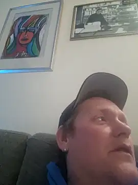 Snapshot of everyoneneeds chatting on February 15, 2:33 pm everyoneneeds online show from February 15, 2:33 pm