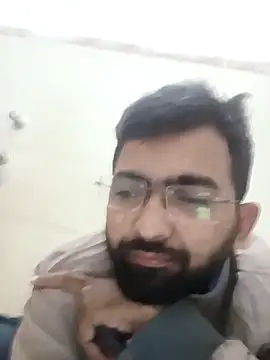 Snapshot of sagarghai07 chatting on November 5, 12:21 am sagarghai07 online show from November 5, 12:21 am