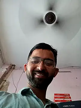 Snapshot of sagarghai07 chatting on April 18, 9:57 am sagarghai07 online show from April 18, 9:57 am