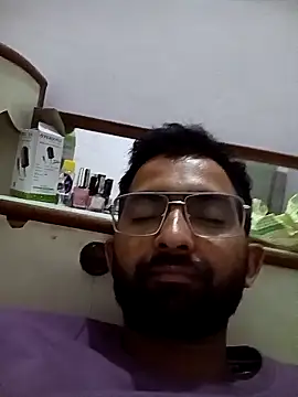 Snapshot of sagarghai07 chatting on May 2, 4:12 pm sagarghai07 online show from May 2, 4:12 pm