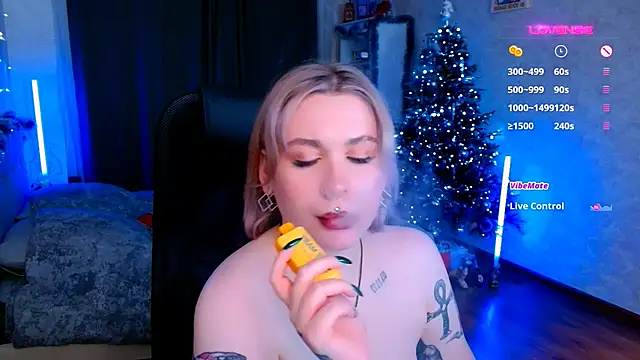 Snapshot of Blueberry-baby chatting on January 4, 11:06 pm Blueberry-baby online show from January 4, 11:06 pm