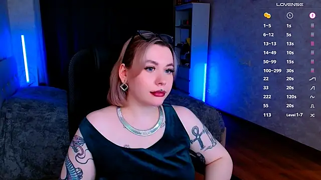 Snapshot of Blueberry-baby chatting on February 2, 2:06 am Blueberry-baby online show from February 2, 2:06 am