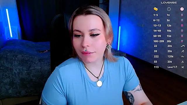 Snapshot of Blueberry-baby chatting on February 23, 2:57 pm Blueberry-baby online show from February 23, 2:57 pm