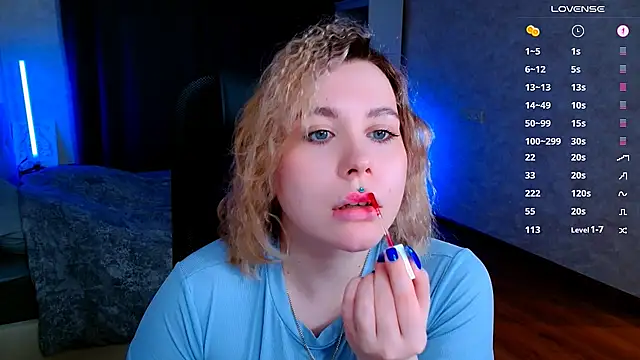 Snapshot of Blueberry-baby chatting on March 6, 6:05 pm Blueberry-baby online show from March 6, 6:05 pm