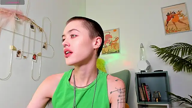 PamelaYong online show from December 14, 1:38 pm